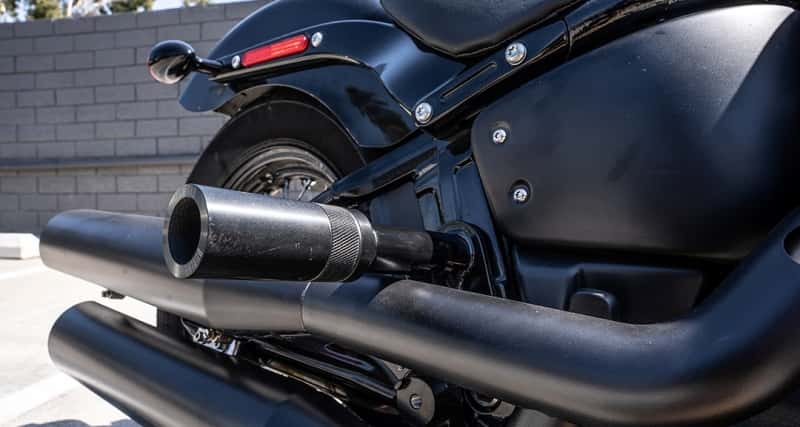 Burly Brand — Burly Brand 18-Up M8 Softail Brawler Kit Rear-Black - view 2