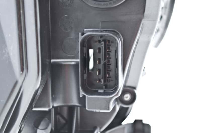 Hella — Hella 2008-2010 BMW 528i Bi-Xenon Headlight Assembly - view 18