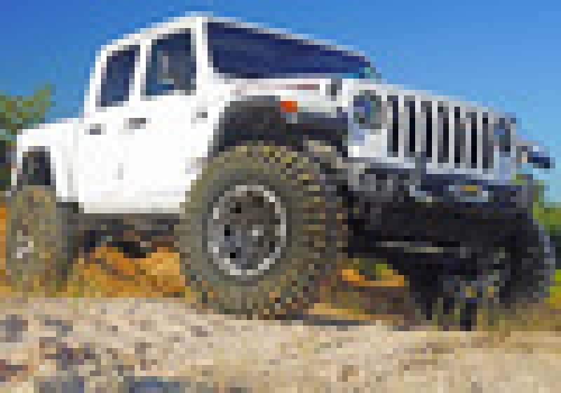 Superlift — Superlift 20-21 Jeep Gladiator JT w/ Shock Extensions - 4in Lift Kit - view 1