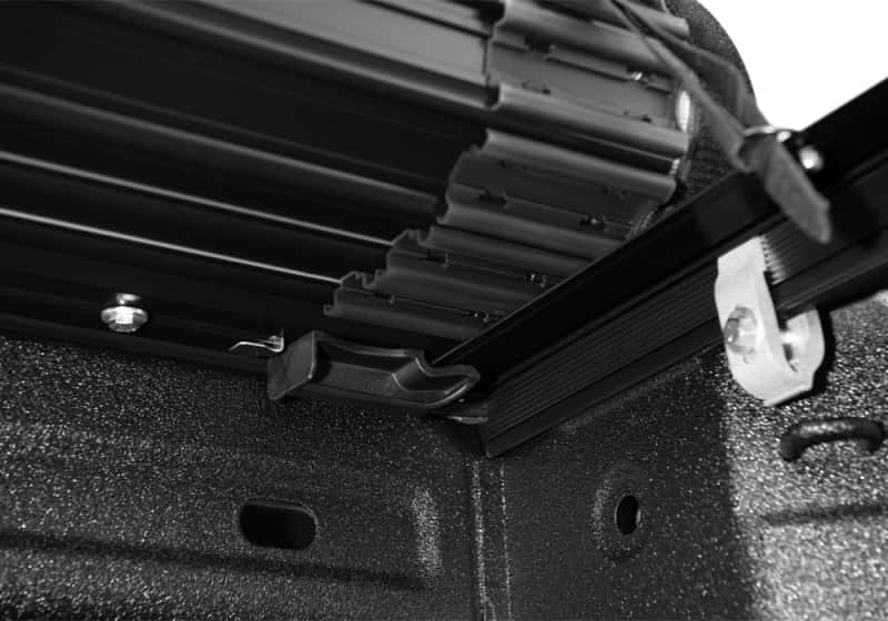 Truxedo — Truxedo 2020 GMC Sierra & Chevrolet Silverado 2500HD & 3500HD 6ft 9in Sentry Bed Cover - view 4