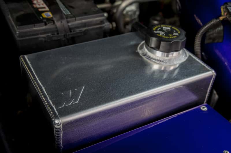 Mishimoto — Mishimoto 01-07 Chevy/GMC 6.6L Duramax Degas Tank - Black
Coolant Reservoir - view 11