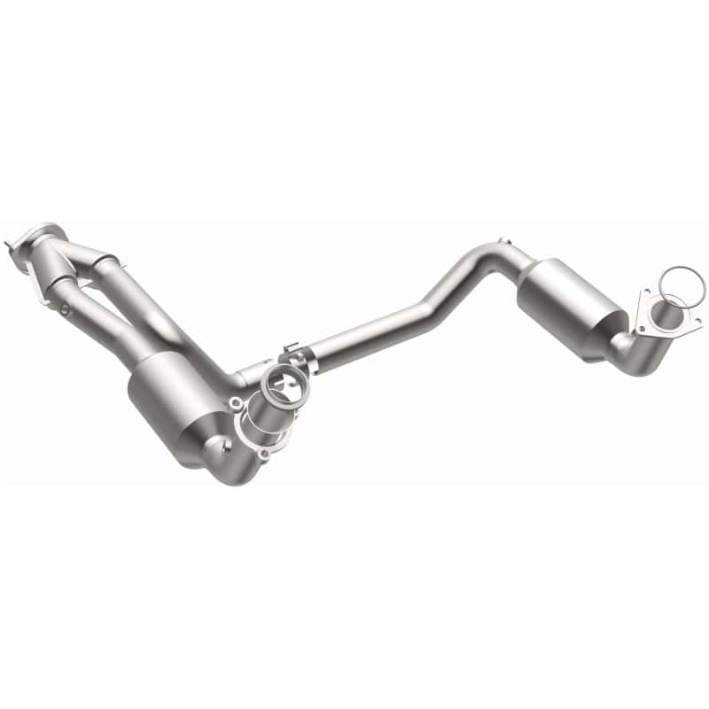 Magnaflow — MagnaFlow Conv Direct Fit OEM 2005 GMC Sierra/Chevrolet Silverado 1500/Cadillac Escalade Underbody
California - view 30