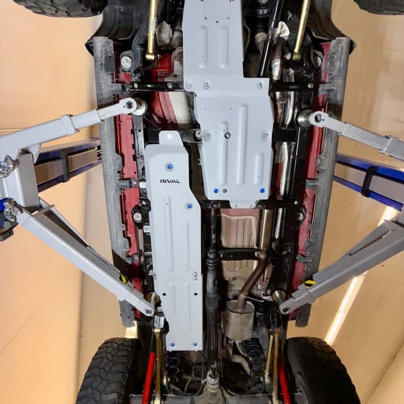 Rival 4x4 — Rival 20-26 Jeep Gladiator Aluminum Gas Tank Skid Plate - view 5