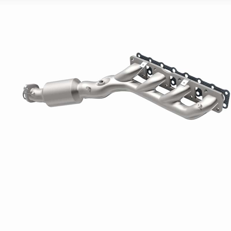 Magnaflow — MagnaFlow Direct-Fit SS Catalytic Converter 04-06 Nissan Titan 5.6L V8 (California)
California - view 20