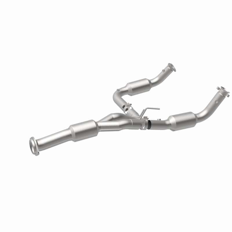 Magnaflow — Magnaflow 12-14 Chevrolet Silverado 2500 HD 6.0L Direct Fit Converter
California - view 19