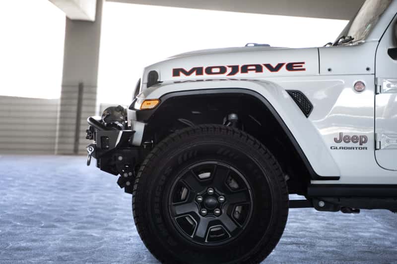DV8 Offroad — DV8 Offroad 18-23 Jeep Wrangler JL / 20-23 Jeep Gladiator JT FS-7 Mid-Width Winch Front Bumper
Jeep FS-7 Front - view 15