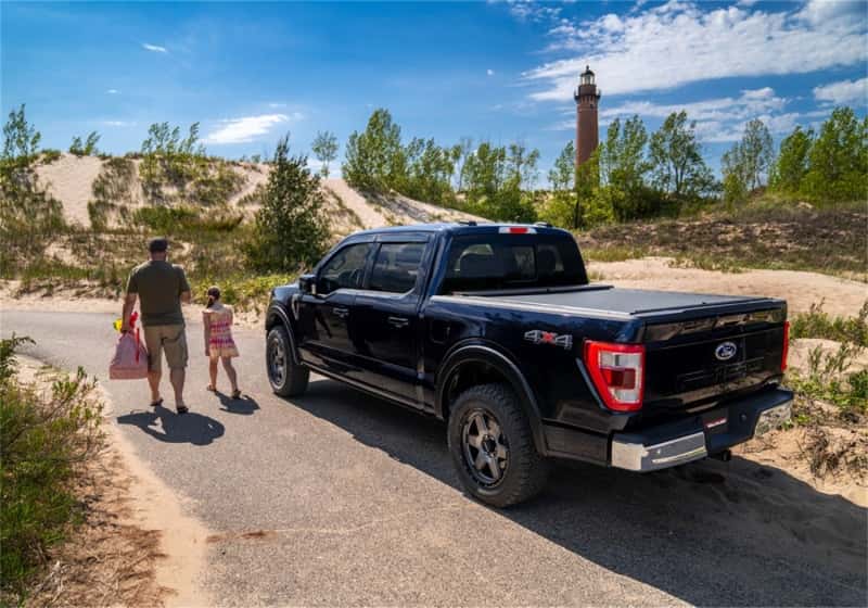 Roll-N-Lock — Roll-N-Lock 2022 Toyota Tundra Crew Cab/Double Cab 66.7in M-Series Retractable Tonneau Cover - view 10