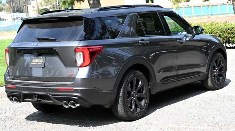 Gibson — Gibson 20-21 Ford Explorer ST / Lincoln Aviator 3.0L 2.25in Axle-Back Dual Exhaust - Stainless
Truck/Suv - view 2