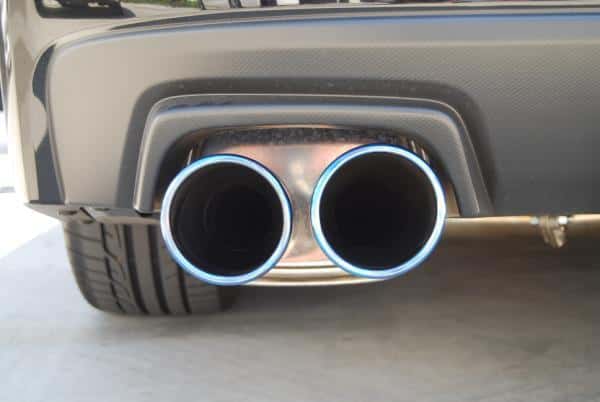 Invidia — Invidia 15+ Subaru WRX/STI 4Dr Q300 Twin Outlet Rolled Titanium Burnt Quad Tip Cat-Back Exhaust - view 2