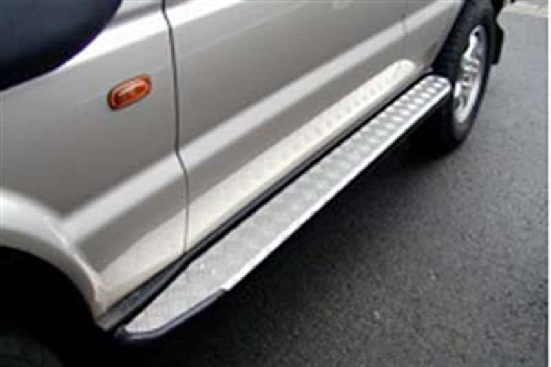 ARB — ARB Deluxe Protection Step Disco Sii 1999-2005
Dlx Protection Step - view 2