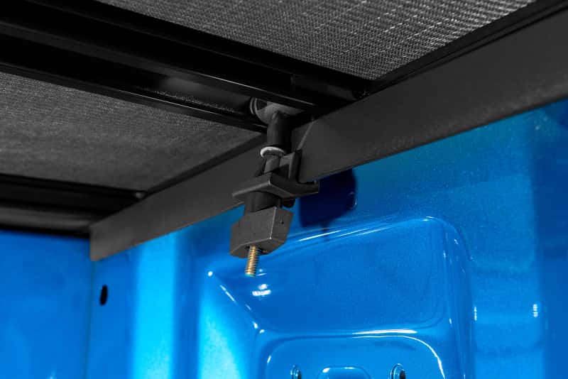 LUND — Lund 16-23 Toyota Tacoma (5ft. Bed) Genesis Elite Tri-Fold Tonneau Cover - Black
LND Elt Tri-Fold Cvr - view 3