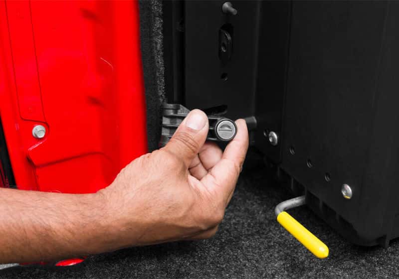 Undercover — UnderCover 15-20 Ford F-150 Drivers Side SwingH1128-H1157 Case - Black Smooth - view 4