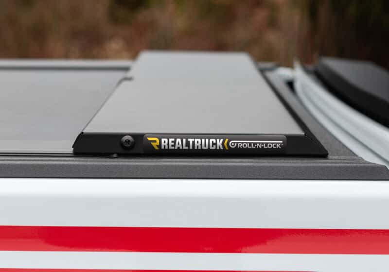 Roll-N-Lock — Roll-N-Lock 2020 Jeep Gladiator 5ft bed M-Series Retractable Tonneau Cover
Retractable Cover - view 4