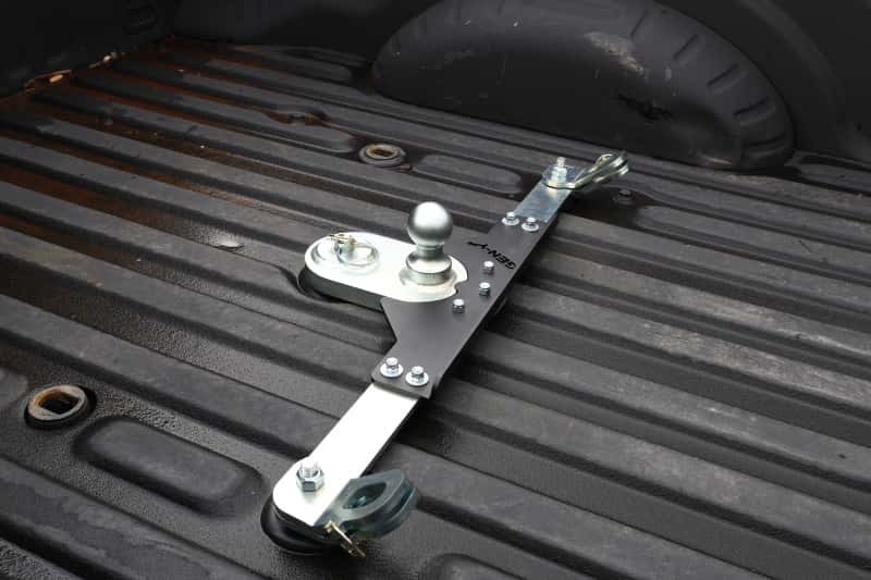GEN-Y Hitch — Gen-Y 2017+ Ford GoosePuck II 5in Offset Ball Puck Mount & 25K Towing w/Safety Chain Anchors
Gooseneck Hitch - view 4