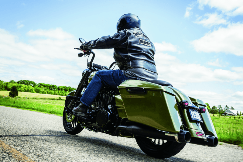 Kuryakyn — Kuryakyn Curved License Plate Mount Black - view 2