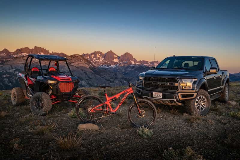 FOX — Fox 20+ GM 2500/3500 HD 2.0 Performance Series IFP Rear Shock 0-1in Lift
2.0 Shock - view 3