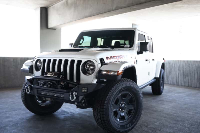 DV8 Offroad — DV8 Offroad 18-23 Jeep Wrangler JL / 20-23 Jeep Gladiator JT FS-7 Mid-Width Winch Front Bumper
Jeep FS-7 Front - view 9