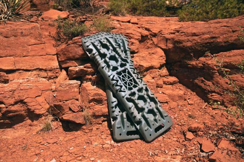 DV8 Offroad — DV8 Offroad Recovery Traction Boards w/ Carry Bag - Olive
Traction Board - view 5