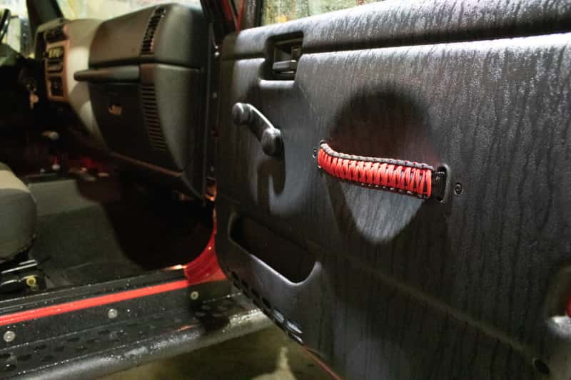 Fishbone Offroad — Fishbone Offroad 97-06 Jeep Wrangler Paracord Door Handles - Black/Red - view 6