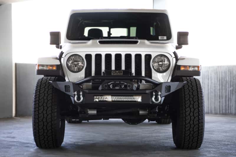 DV8 Offroad — DV8 Offroad 18-23 Jeep Wrangler JL / 20-23 Jeep Gladiator JT FS-7 Mid-Width Winch Front Bumper
Jeep FS-7 Front - view 12