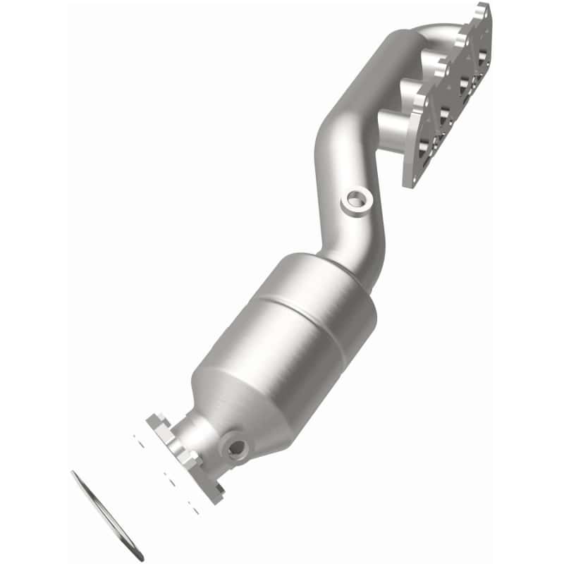 Magnaflow — Magnaflow Conv DF 02-04 Volkswagen Passat 4.0L
California - view 4