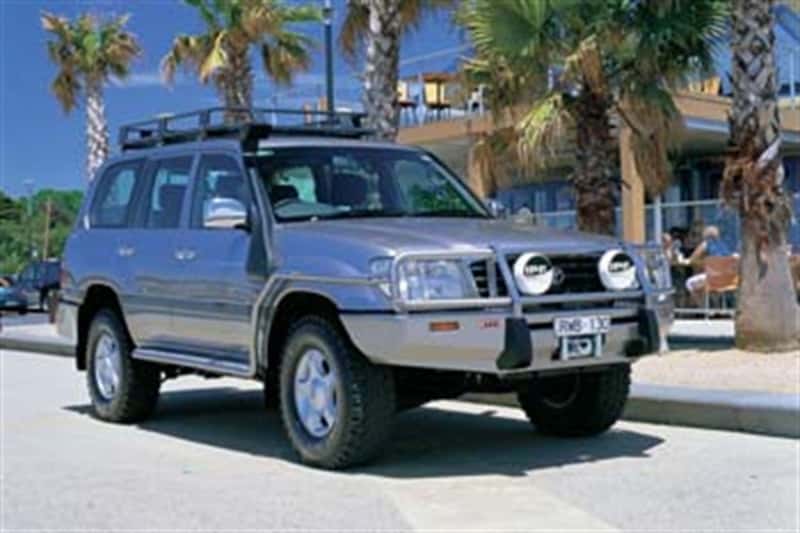 ARB — ARB Combar 100Ifsto 10/02 9-12 (Fit Kit NOT Included)
Combination Bumper - view 1