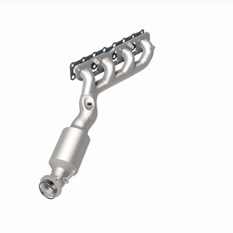 Magnaflow — MagnaFlow Direct-Fit SS Catalytic Converter 04-06 Nissan Titan 5.6L V8 (California)
California - view 16