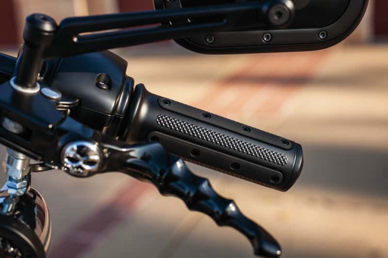 Kuryakyn — Kuryakyn Heavy Industry Grips Dual Cable Black - view 2
