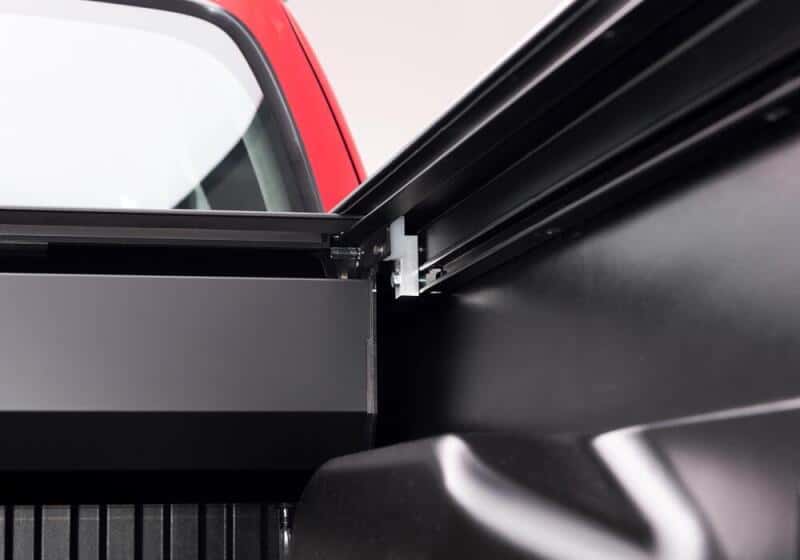 Retrax — Retrax 2022 Toyota Tundra CrewMax 5.5ft Bed w/ Deck Rail System PowertraxONE MX - view 8