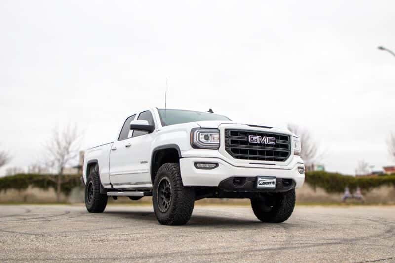 Cognito — Cognito 07-20 Chev Silv/Sierra 1500 Yukon/Tahoe/Sub 2WD/4WD 3in Perf Leveling Kit w/ Fox 2.0 IFP
Suspension Lift Kit - view 3
