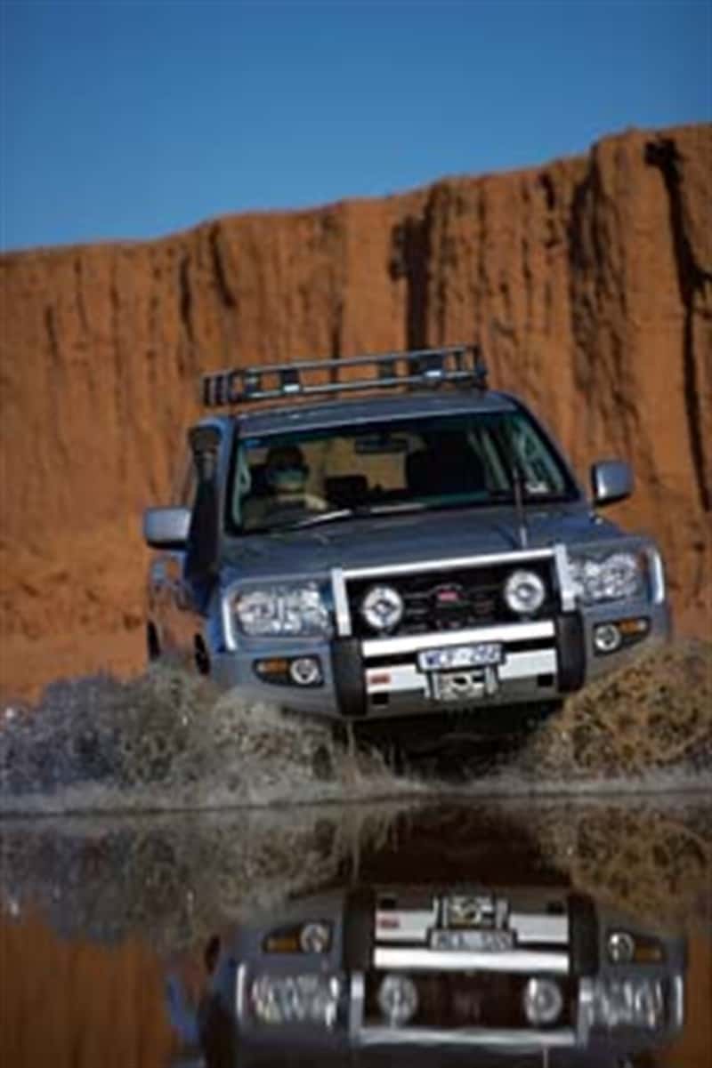 ARB — ARB Winchbar H/Lightwasher Arbfog Lc200 07-11 (Fit Kit NOT Included)
Winch Bumper - view 1