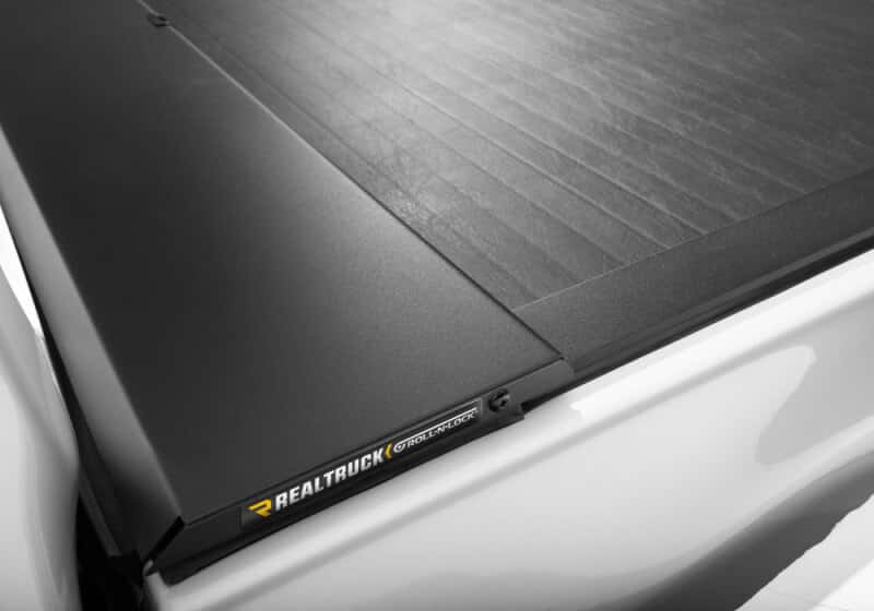 Roll-N-Lock — Roll-N-Lock 2022 Nissan Frontier Crew Cab (58.6in. Bed) M-Series Retractable Tonneau Cover - view 11