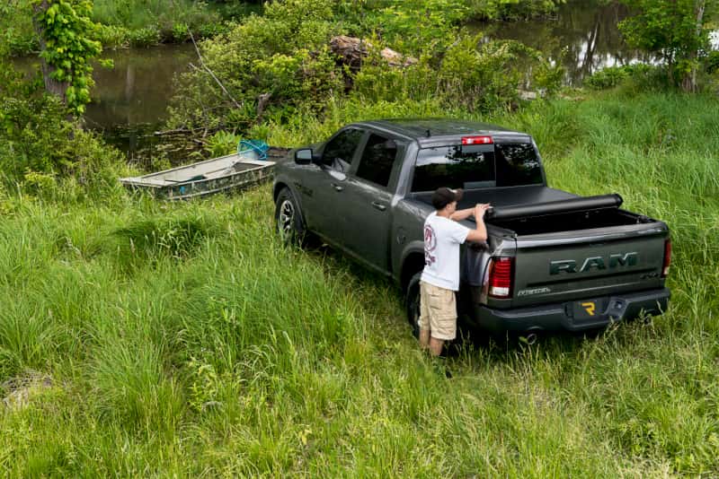 Truxedo — Truxedo 2020 GMC Sierra & Chevrolet Silverado 2500HD & 3500HD 6ft 9in Deuce Bed Cover - view 15