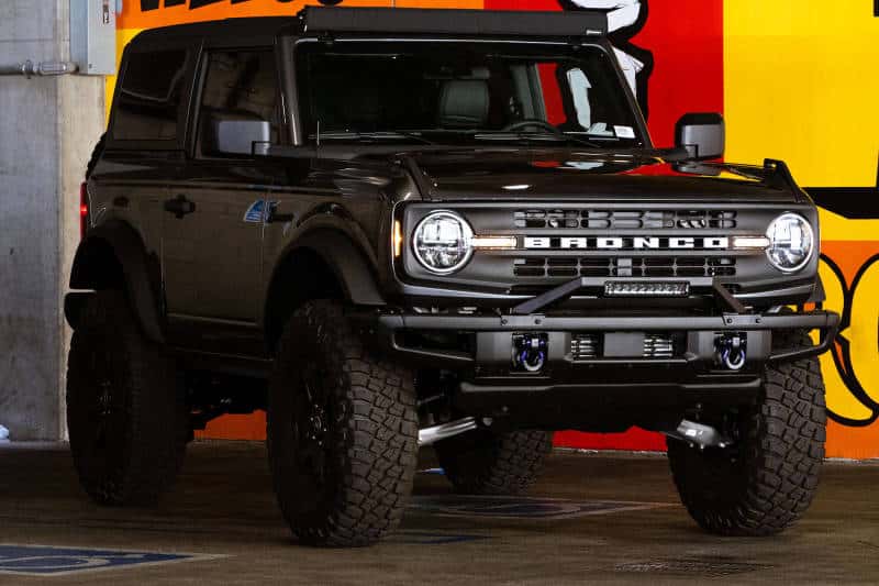 DV8 Offroad — DV8 Offroad 21-22 Ford Bronco Factory Modular Front Bumper Bull Bar - view 2