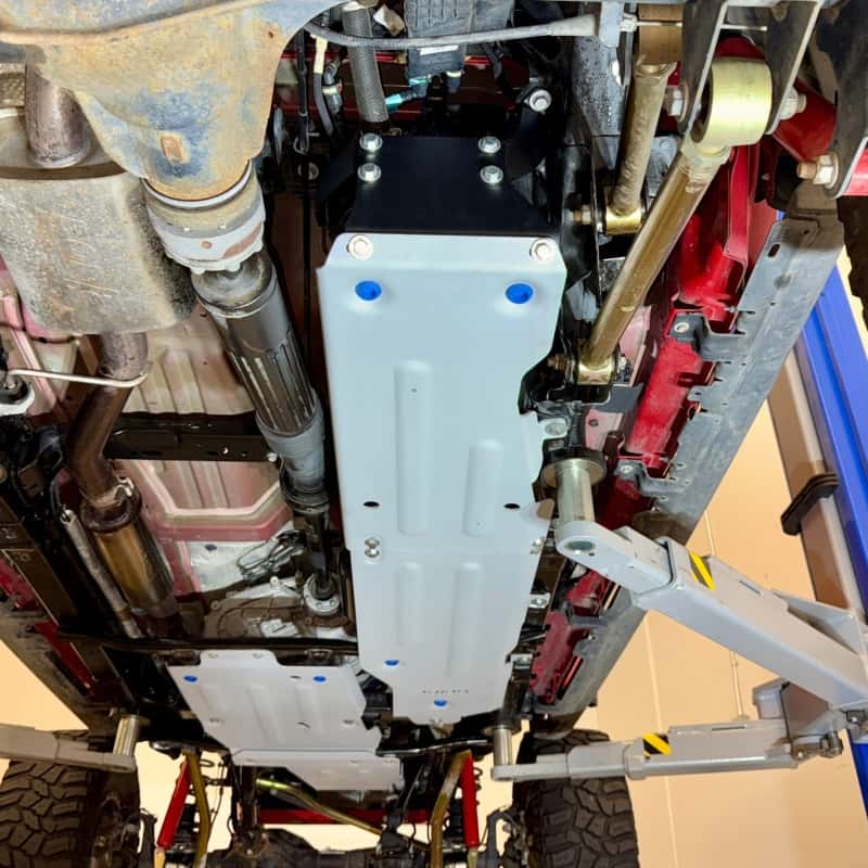 Rival 4x4 — Rival 20-26 Jeep Gladiator Aluminum Gas Tank Skid Plate - view 8