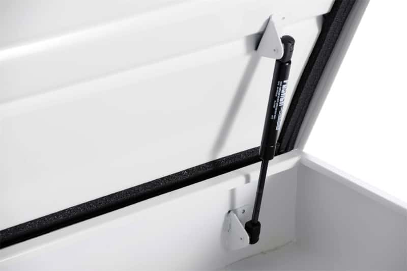 Dee Zee — Dee Zee Universal Tool Box - Hardware Crossover - Single Lid White
ToolBxTrkBedRTR - view 4