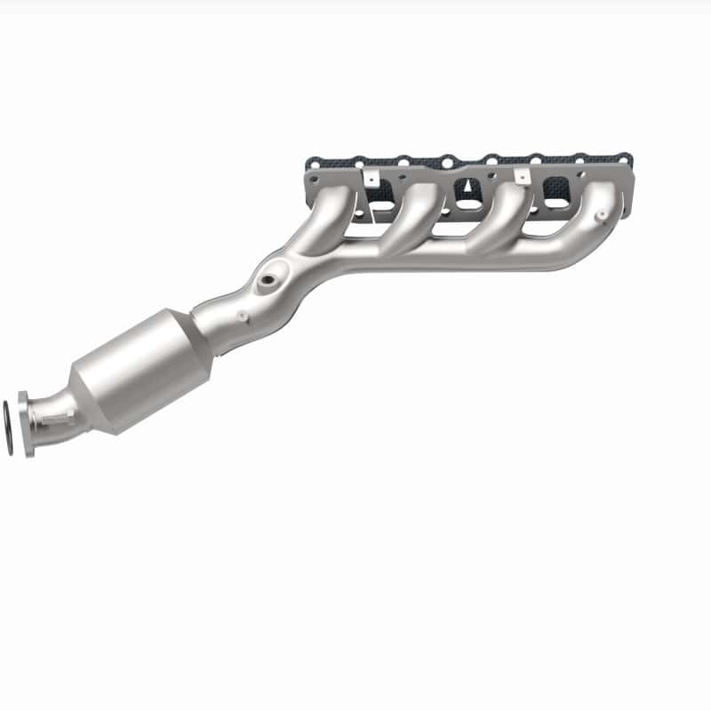 Magnaflow — MagnaFlow Direct-Fit SS Catalytic Converter 04-06 Nissan Titan 5.6L V8 (California)
California - view 18