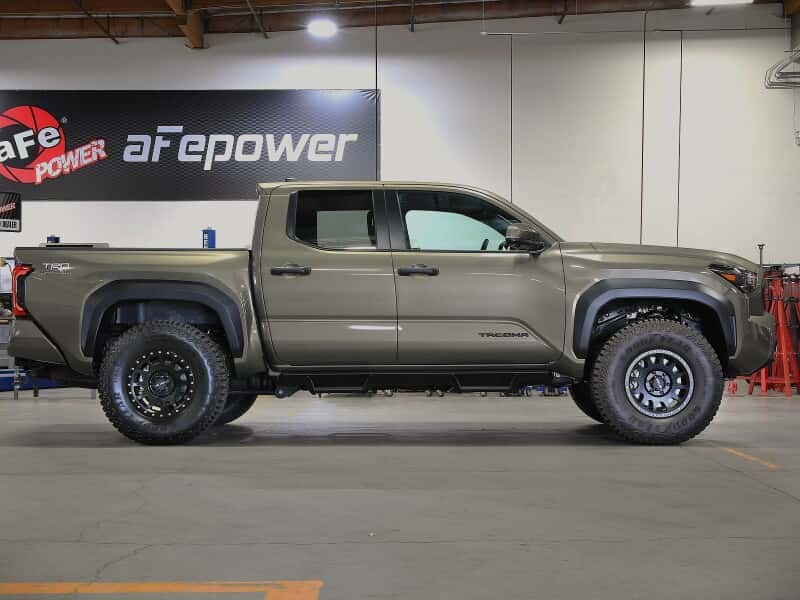 aFe — aFe 24-25 Toyota Tacoma CONTROL 1.5in Leveling Kit - Red
Leveling Kit - view 4