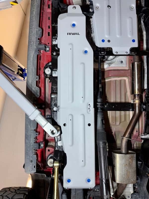 Rival 4x4 — Rival 20-26 Jeep Gladiator Aluminum Gas Tank Skid Plate - view 2
