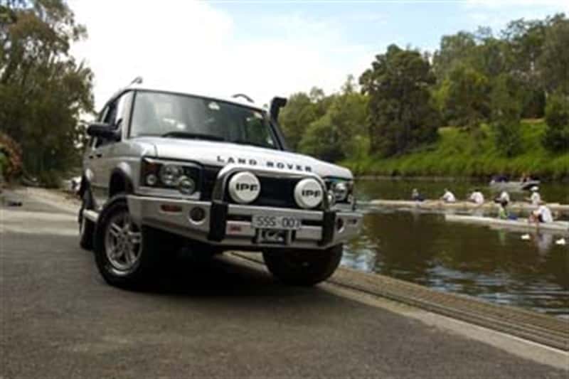 ARB — ARB Sahara Deluxe Bar Lr Disco Ii 03-04
Sahara Deluxe Bumper - view 1