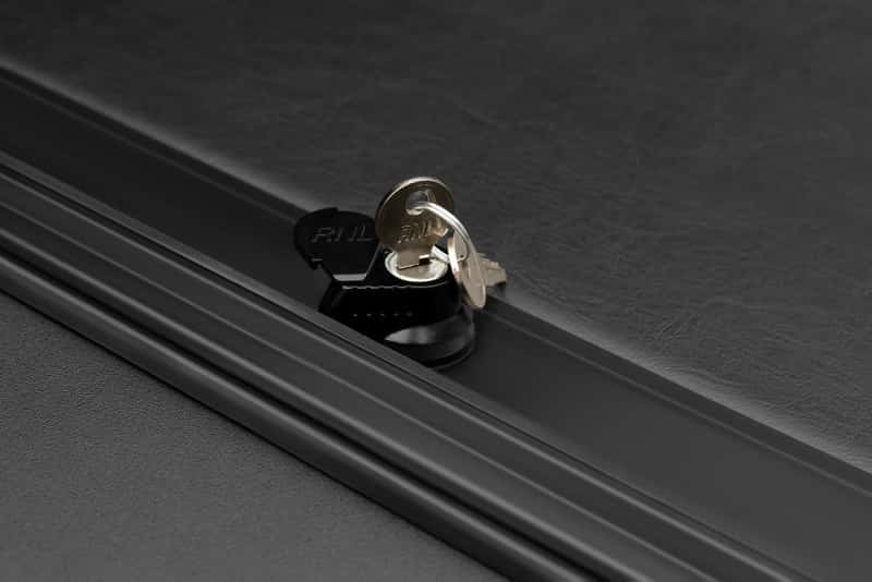 Roll-N-Lock — Roll-N-Lock 19-23 RAM 1500 w/o Swing Gate Tailgate SB 76.3in M-Series Retractable Tonneau Cover
Retractable Cover - view 4