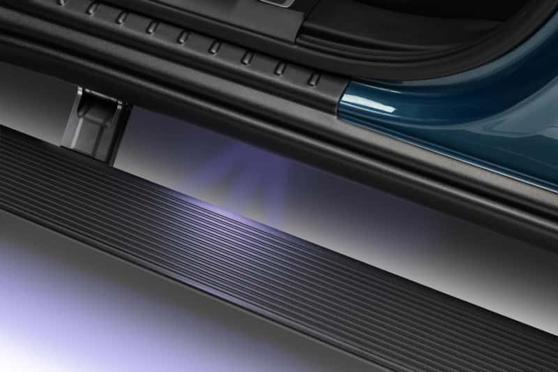 AMP Research — AMP Research 22-23 Chevy/GMC Silverado/Sierra 1500 & 2024 2500/3500HD Double/CC PowerStep Xtreme
Power Running Board
POWERSTEP XTREME - view 18