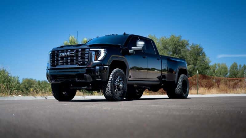 Cognito — Cognito 20-24 Chevy/GMC Silverado/Sierra 2500/3500 HD 2WD/4WD 4in Std Lift Kit w/ Fox PS 2.0 IFP
Suspension Lift Kit - view 3