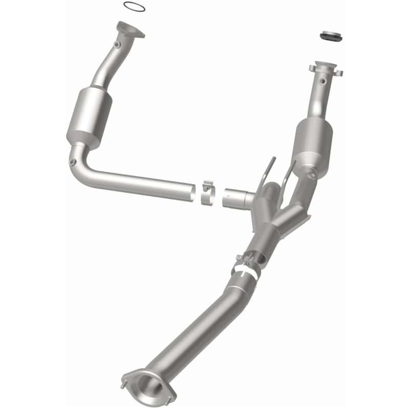 Magnaflow — Magnaflow 04-05 Chevrolet Express 1500 5.3L Direct Fit Converter
California - view 4