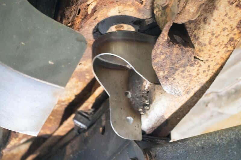 RustBuster — Rust Buster Avalanche/Suburban/Yukon Center Rear Body Frame Mount - view 5