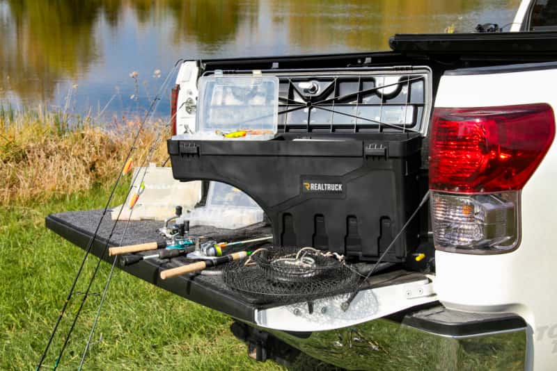 Undercover — UnderCover 07-18 Chevy Silverado 1500 (19 Legacy) Passengers Side Swing Case - Black Smooth - view 11