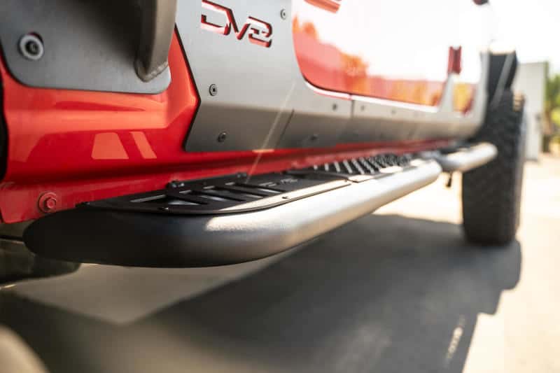 DV8 Offroad — DV8 Offroad 20-23 Jeep Gladiator JT Body/Pinch Weld Mounted Step
Side Steps - view 7