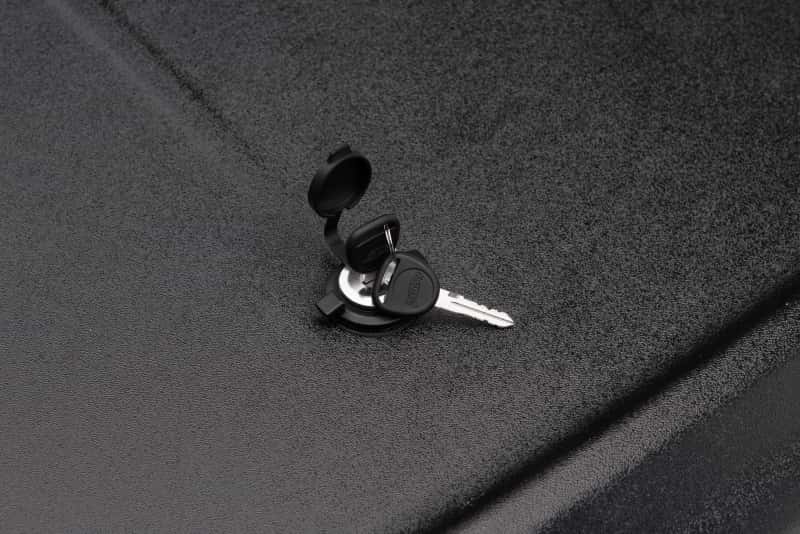 Undercover — UnderCover 07-13 GMC Sierra 1500 5.8ft SE Bed Cover - Black Textured - view 7