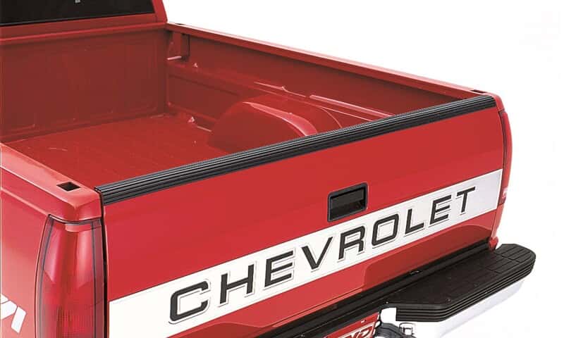 LUND — Lund Universal (Pickup) Tailgate Protector - Black
TAILGATE PROTECTOR
TlgtCapProtector - view 2