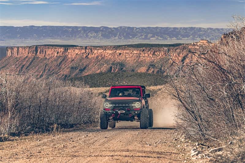 Superlift — Superlift 21-22 Ford Bronco w/ Sasquatch 2 inch Lift Kit - view 3